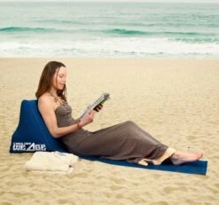 CKB LTD - Chill Out - Luchtbed - Campingstoel - Wedge Opblaasbare Ligstoel - Blauw Strandstoel 1 Persoons Volwassen Luchtbedden Kampeerstoel Vouwstoel Stoel Slaapmatje Slaapmatten Opvouwbaar Volwassenen Tuinstoel Opblaasstoel Kampeerstoelen Lucht -Buitenkampeer Winkel 1200x1124