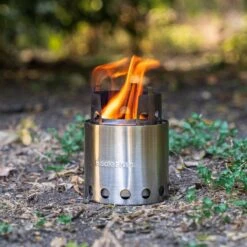 Solo Stove Lite Draagbare Kooktoestel. Geen Vloeibare Brandstof Nodig. Krachtige Efficiënte Houtverbranding En Weinig Rook. Voor 1-2 Personen, 304 Roestvrijstaal, Compact ⌀ 10,8 Cm, Hoogte 14,5 Cm, 255g. -Buitenkampeer Winkel 1200x1200 1063