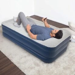 LifeGoods Luchtbed - 1 Persoons - Met Ingebouwde Pomp - Incl. Draagtas En Reparatiekit -Buitenkampeer Winkel 1200x1200 1137