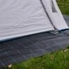 Campingdoek - Gronddoek - Worteldoek 5,25M X 8M Totaal 42M² + 15 GRATIS Grondpennen. Hoge Kwaliteit, Lucht En Water Doorlatend. -Buitenkampeer Winkel 1200x800 245